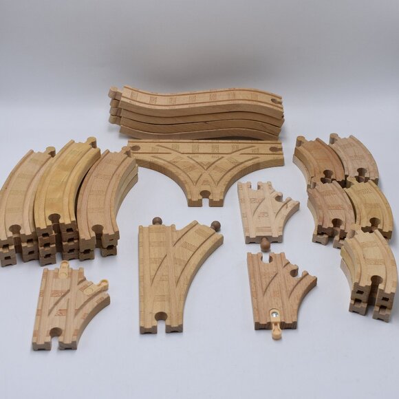 Lot of 40 Genuine Thomas Wooden Tracks Railway Trains Ascending Switch Curved - Picture 2 of 11